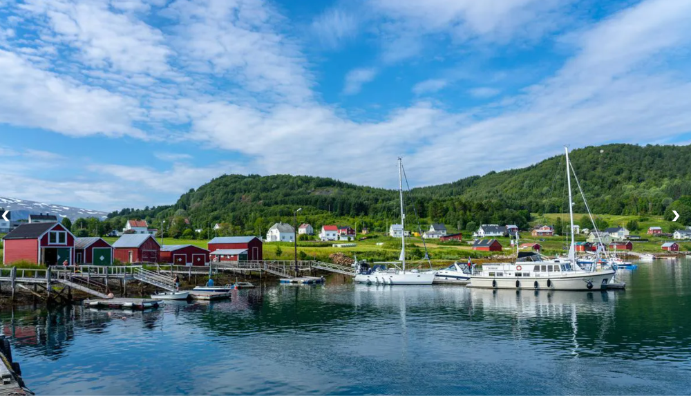 Harbor view on Bjarkøy